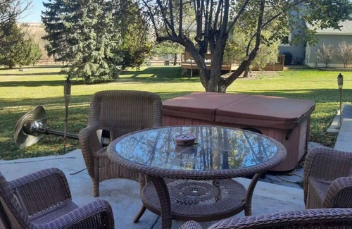 Greeley House | Spacious A frame house, 4 bedrooms, 3 bathrooms. Mountain style home. W/lake