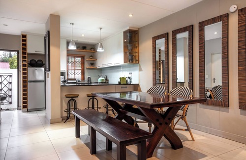 Stellenbosch Central Apartment | Spacious apartment in walking distance to wonderful restaurants in Stellenbosch