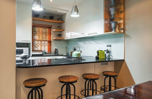 Stellenbosch Central Apartment | Spacious apartment in walking distance to wonderful restaurants in Stellenbosch