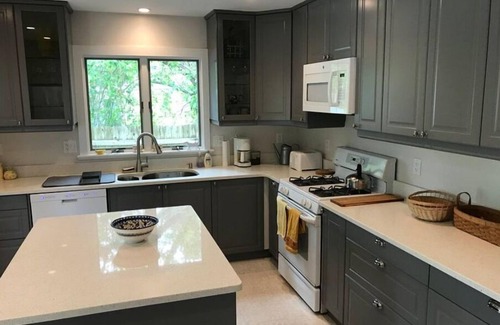 West Cape May House | Spacious & Airy With Gorgeous Gardens a Short Walk to Both Beach & Town