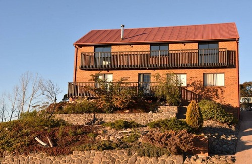 Jindabyne House | Spacious Alpine Escape with mountain & lake views