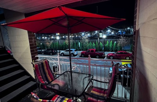 Union City Apartment | Spacious Amazing 3 Bedroom - 15 Mins to NY