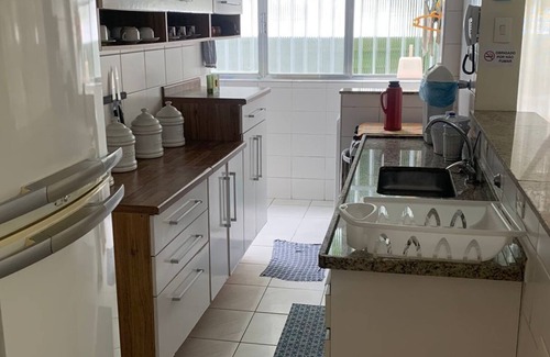 Jardim Centenario Apartment | Spacious and airy apartment 150m from Enseada Guaruja beach