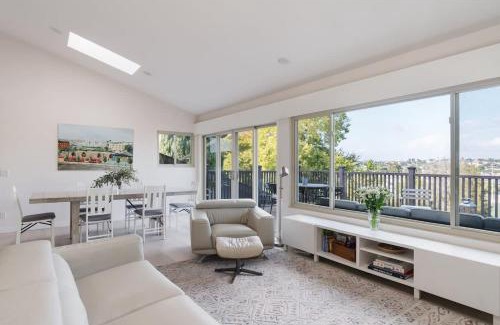 La Mesa House | Spacious and Bright 5-Bedroom Oasis Pool and Yard