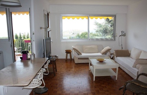 La Madeleine Apartment | Spacious and bright apartment in residence with swimming pool, sea view and park