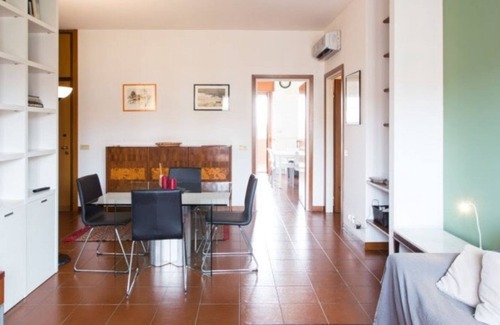 Lambrate House | Spacious and bright one-bedroom apartment