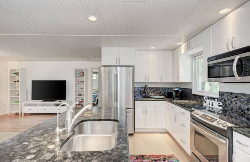 Englewood Apartment | Spacious and bright two bedroom two bath in the perfect location for relaxation!