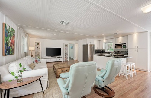 Englewood Apartment | Spacious and bright two bedroom two bath in the perfect location for relaxation!