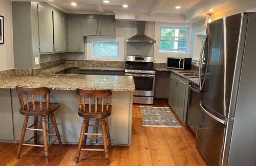 Cash Corner House | Spacious and Centrally Located! Two Connected Apartments- Sleeps 11