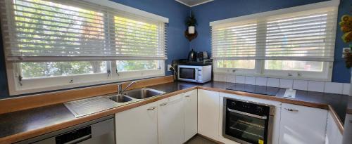 Springfield Apartment | Spacious and Central
