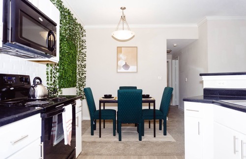 Oak Cliff Apartment | Spacious and centrally located