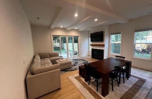 Shannon Park House | Spacious and Comfy CLT Retreat
