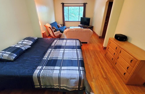 LaSalle Apartment | Spacious and Cozy Apartment With Parking, River View