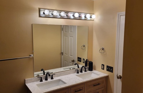 Old Brooklyn Condo | Spacious and cozy condo in nice community.