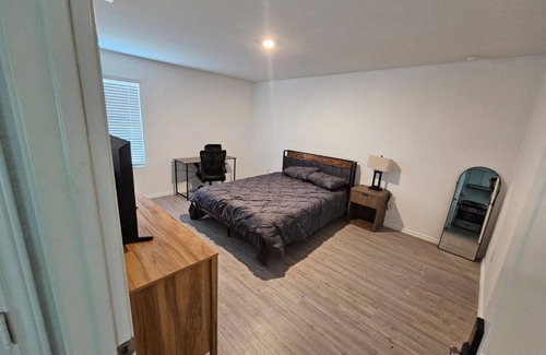San Antonio House | Spacious and Cozy House for Rent
