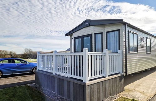 Truro Ski Chalet | Spacious and luxury lodge with TV/Freeview.