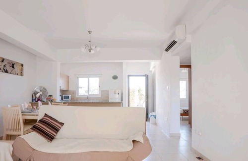 Peyia Town Apartment | Spacious and Modern 2 bed Apartment in Peyia