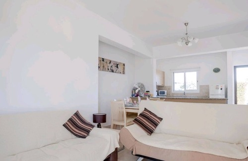 Peyia Town Apartment | Spacious and Modern 2 bed Apartment in Peyia