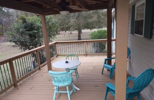 Manning House | Spacious and Modern Lake Marion Family Getaway- Close to Charleston and Columbia