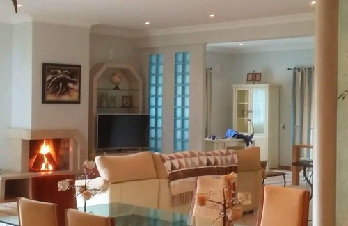 Pataias Gare Villa | Spacious and modern villa in the middle of the pines - Clos de mur - NAZARÉ