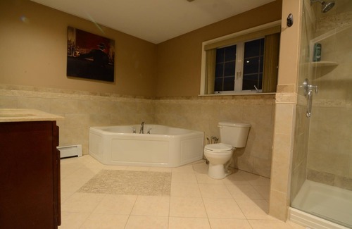 Franklin Square Villa | Spacious and Peaceful 4 Bedroom Home with Mater bath and full basement