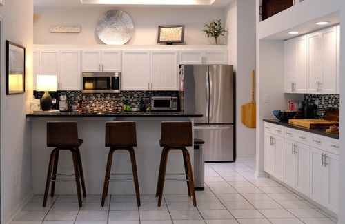 Haile Plantation House | Spacious and stylish pool home 4 miles from UF