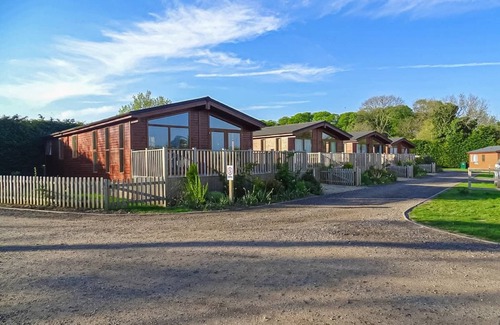 King's Lynn Ski Chalet | Spacious and tastefully presented lodge perfect for a family retreat.