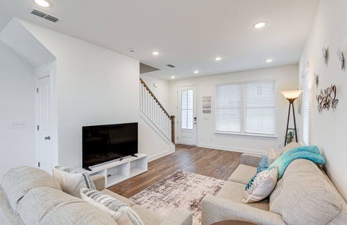 Antioch House | Spacious Antioch Home w/ Deck: 17 Mi to Nashville!