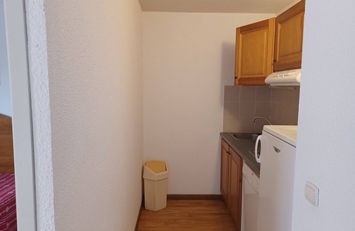 Albiez-le-Vieux Apartment | Spacious apartment 300m from slopes and shops, south balcony, parking. Comfortable