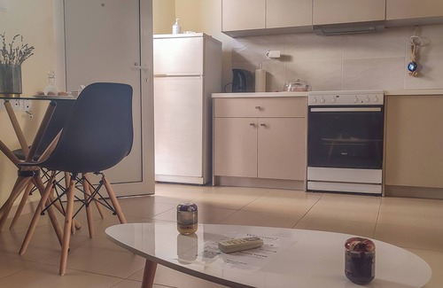 Heraklion Apartment | Spacious Apartmenτ: Courtyard, Smart TV, Internet