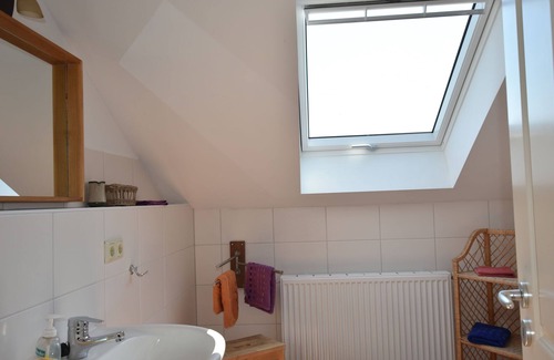 Neu Bartelshagen Apartment | Spacious Apartment in Buschenhagen with Sauna