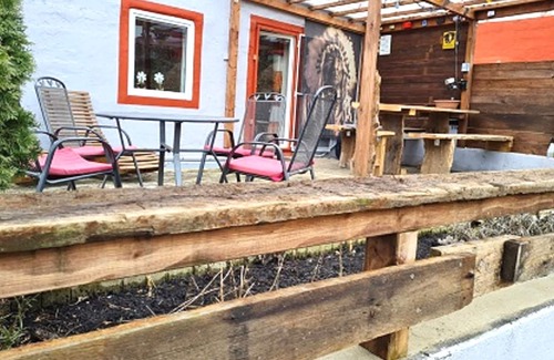 Schutz Apartment | Spacious apartment in Deudesfeld with a quiet location and a private terrace