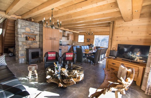Valloire Apartment | SPACIOUS APARTMENT FOR A DREAM VACATION IN A CHALET FOR 14 PEOPLE