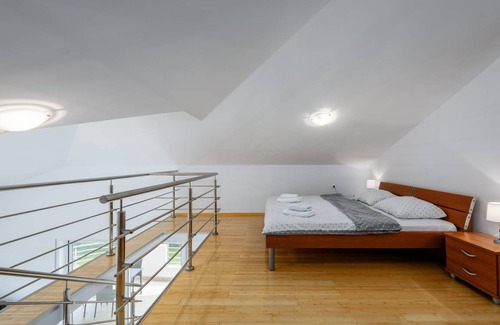 Monterol Apartment | Spacious apartment near the sea