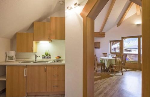 Kaltenbach Apartment | Spacious Apartment in Kaltenbach with Garage