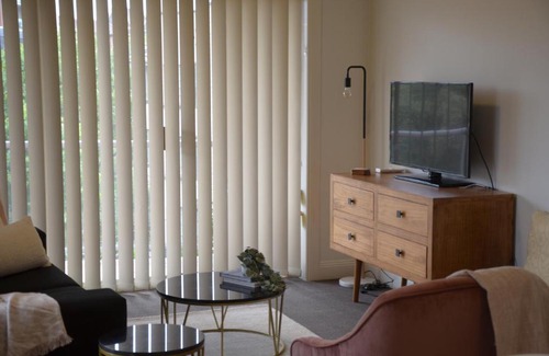 St Kilda Apartment | Spacious apartment in the heart of St Kilda with parking