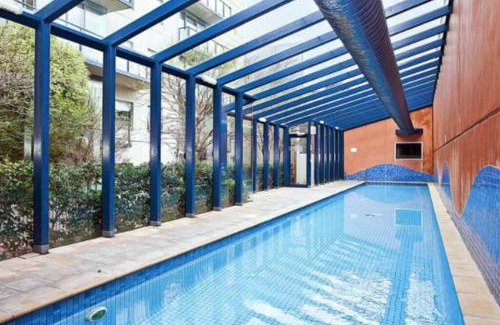 South Melbourne Apartment | Spacious apartment minutes from the CBD