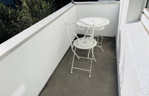 Barendorf Apartment | Spacious Apartment Near Central