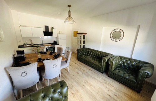 Barendorf Apartment | Spacious Apartment Near Central