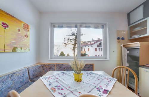 Moena Apartment | Spacious Apartment “Villa Pineta”with Mountain View