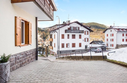 Moena Apartment | Spacious Apartment “Villa Pineta”with Mountain View