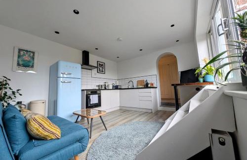 Bournemouth Apartment | Spacious Apartment with Private Terrace close to Beaches and the New Forest