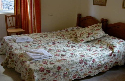 San Miguel de Abona Apartment | Spacious Apartment Winter Gardens with WiFi and freeview English tv