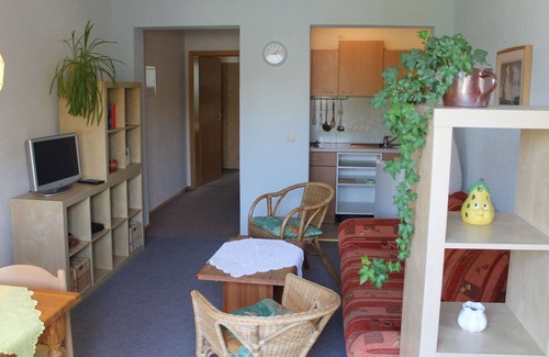 Meschendorf Apartment | Spacious apartment with garden in Rerik