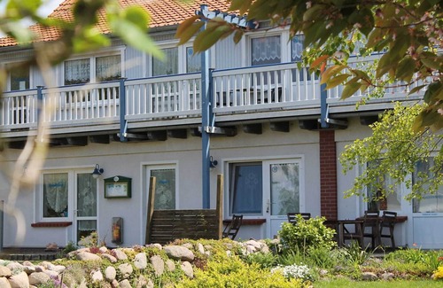 Meschendorf Apartment | Spacious apartment with garden in Rerik
