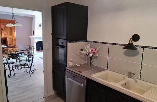 Thiers Apartment | Spacious Apartment with Valley View - 2 Bedrooms in Thiers