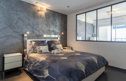 Juan-les-Pins Apartment | Spacious apartment with sea view in Antibes