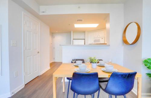 Ballston Apartment | Spacious Apt in Ballston W Gym & Great Amenities