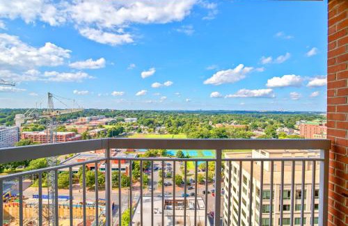 Ballston Apartment | Spacious Apt in Ballston W Gym & Great Amenities