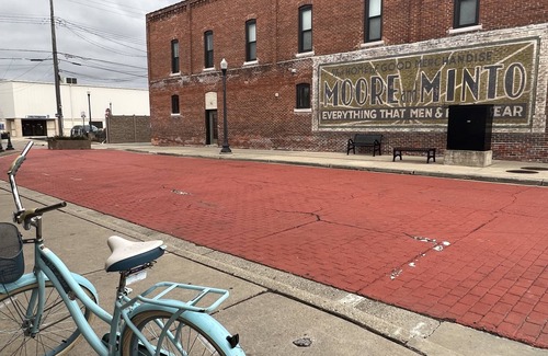 Milan Apartment | Spacious Apt in Vibrant Downtown Milan Michigan, Between Ann Arbor and Detroit